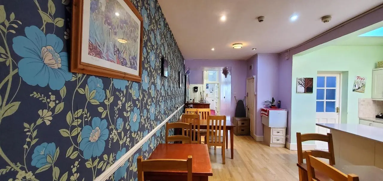 Diamonds Guest House York 3*,